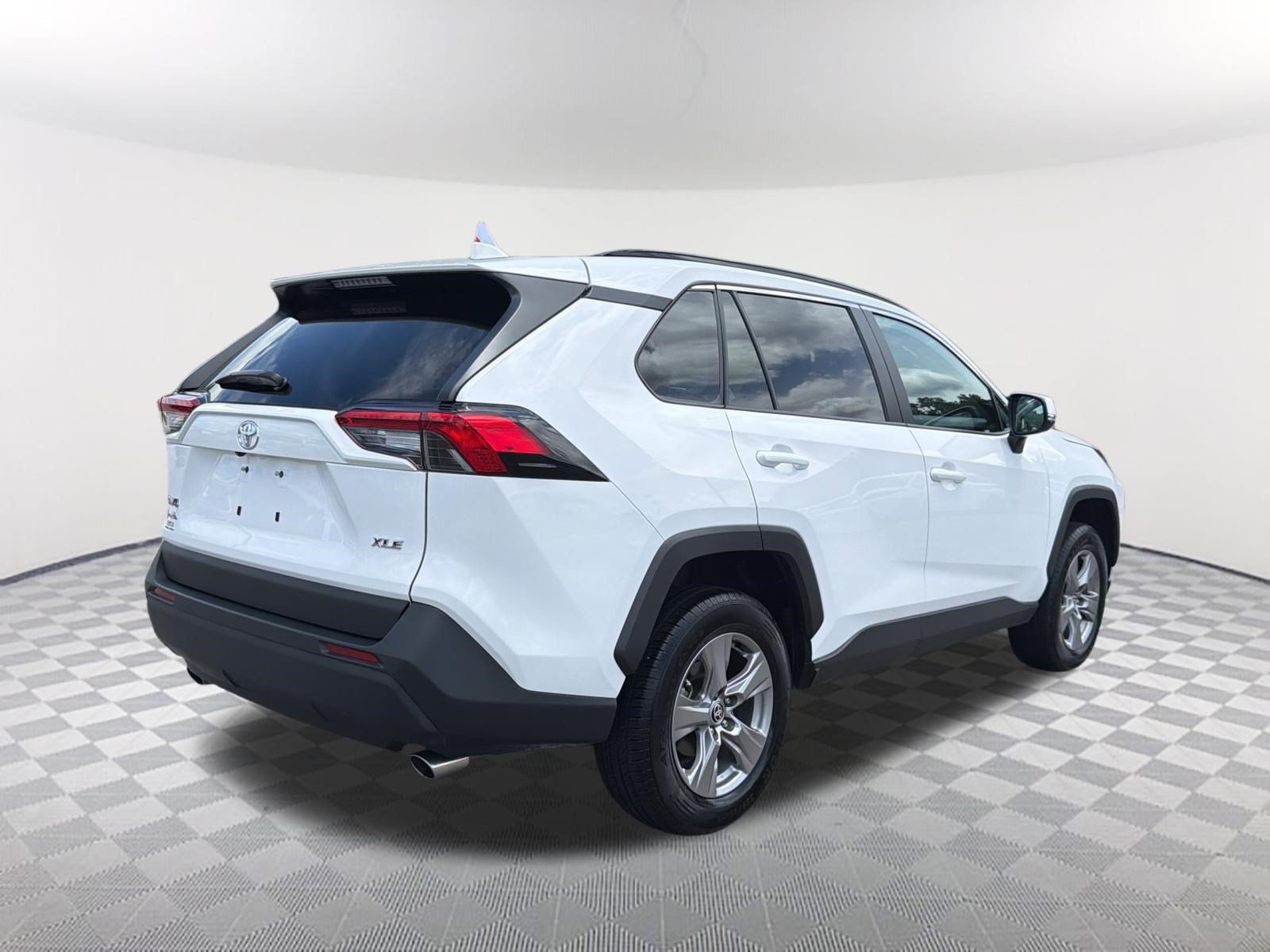 Certified 2024 Toyota RAV4 XLE FWD image 17