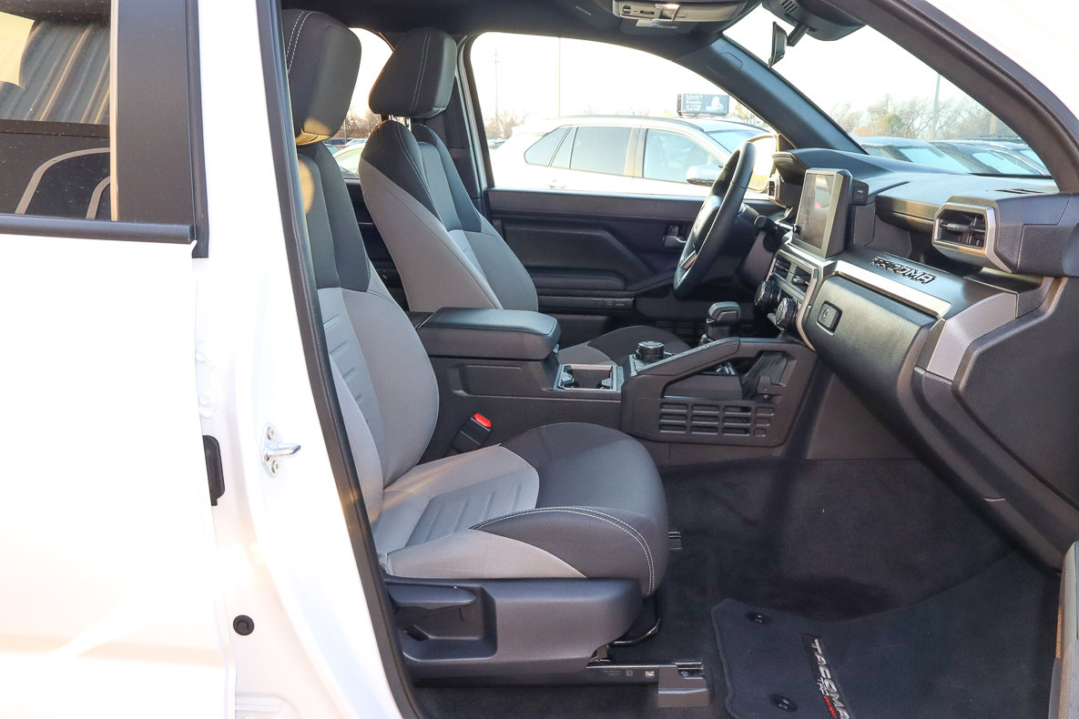 Used 2025 Toyota Tacoma TRD Off-Road image 27