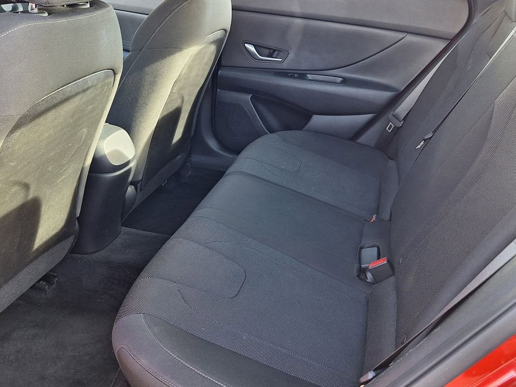 Certified 2021 Hyundai Elantra SE image 11