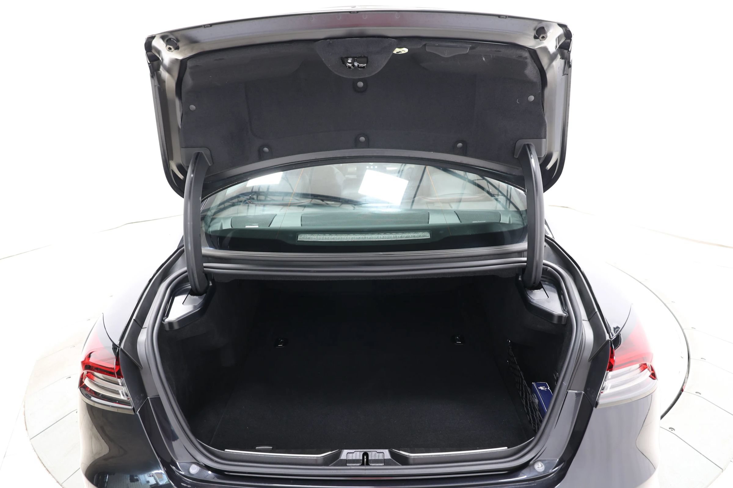 Used 2022 Maserati Quattroporte Trofeo RWD image 64