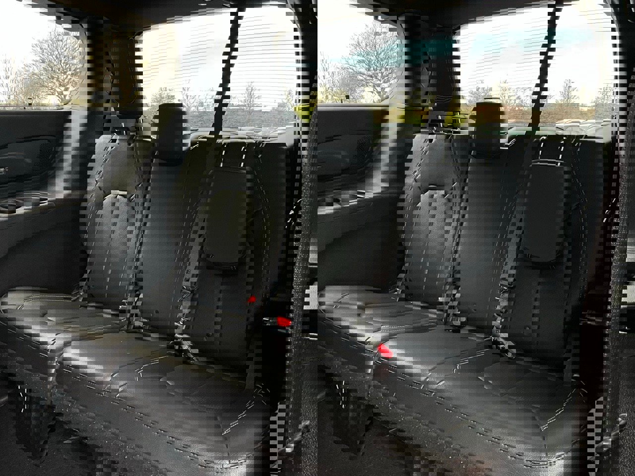 Used 2020 Chrysler Pacifica Touring-L Plus w/ S Appearance Package image 13