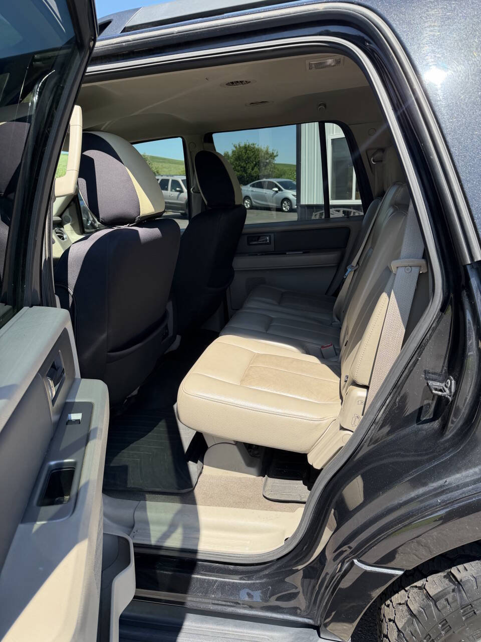 Used 2010 Ford Expedition XLT AWD/4WD image 13