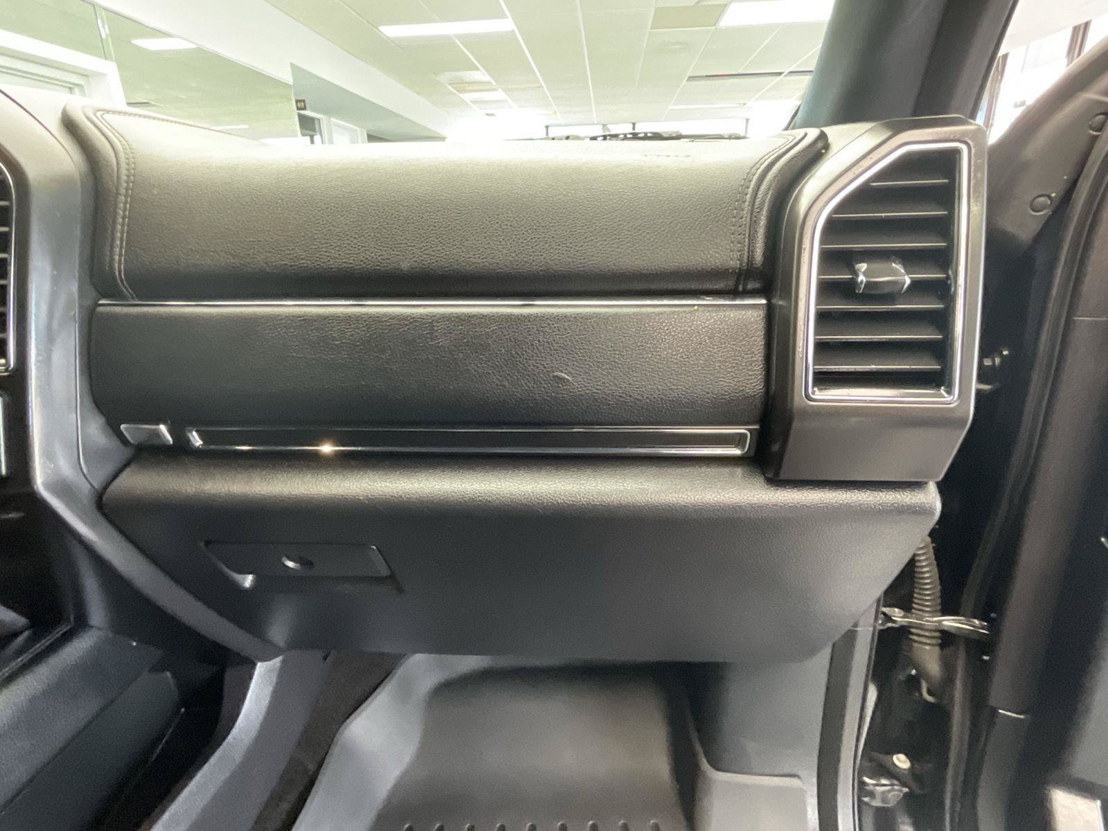 Used 2018 Ford Expedition Max Limited AWD/4WD image 9