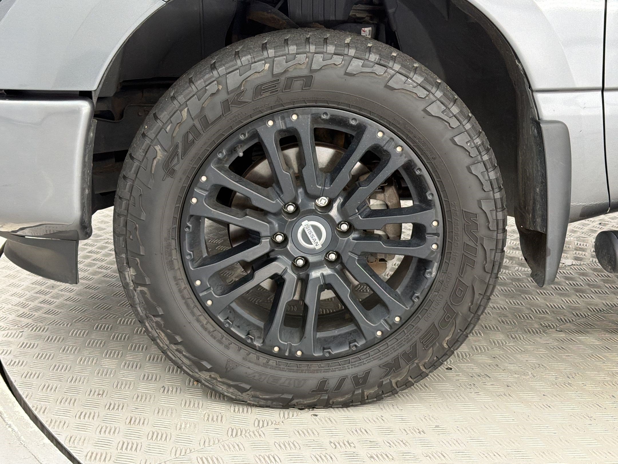 Used 2019 Nissan Titan SL w/ Midnight Edition AWD/4WD image 13