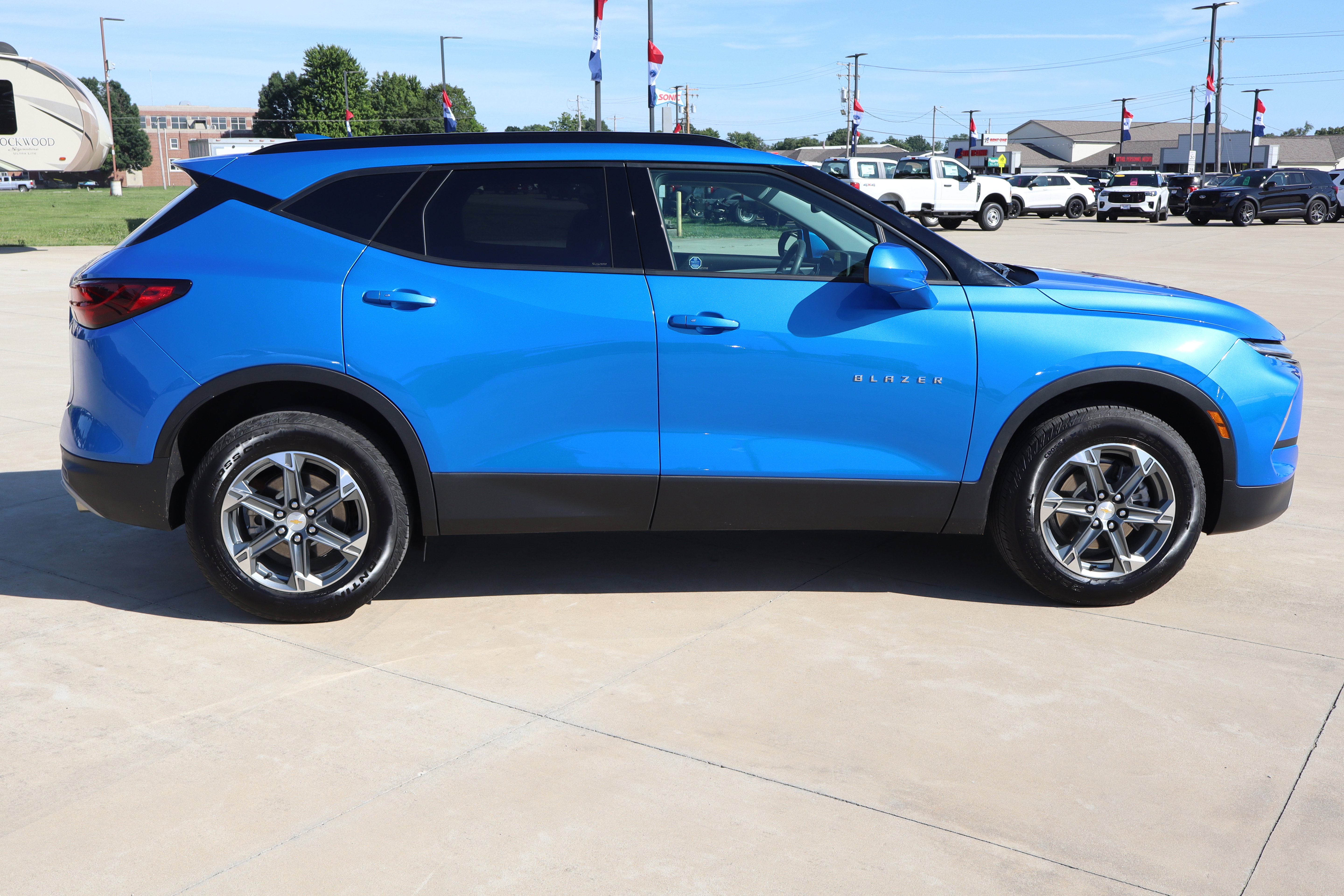 Used 2024 Chevrolet Blazer LT w/ Convenience Package FWD image 4