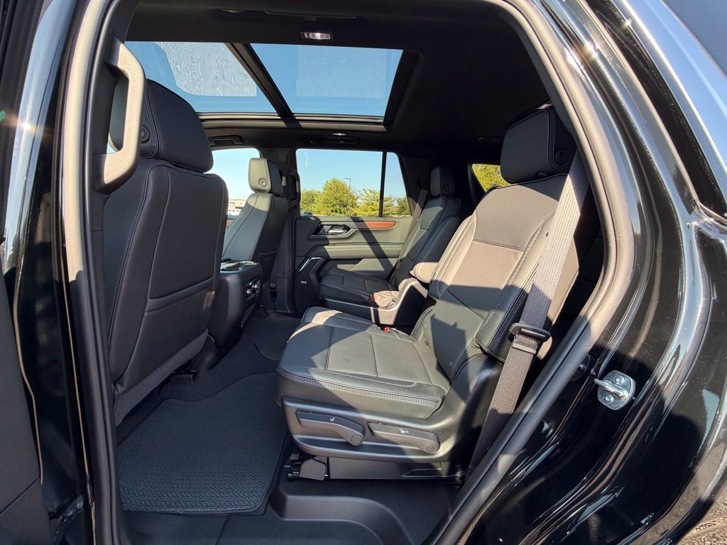 Used 2026 GMC Yukon Denali w/ Sun & Power Step Package AWD/4WD image 7