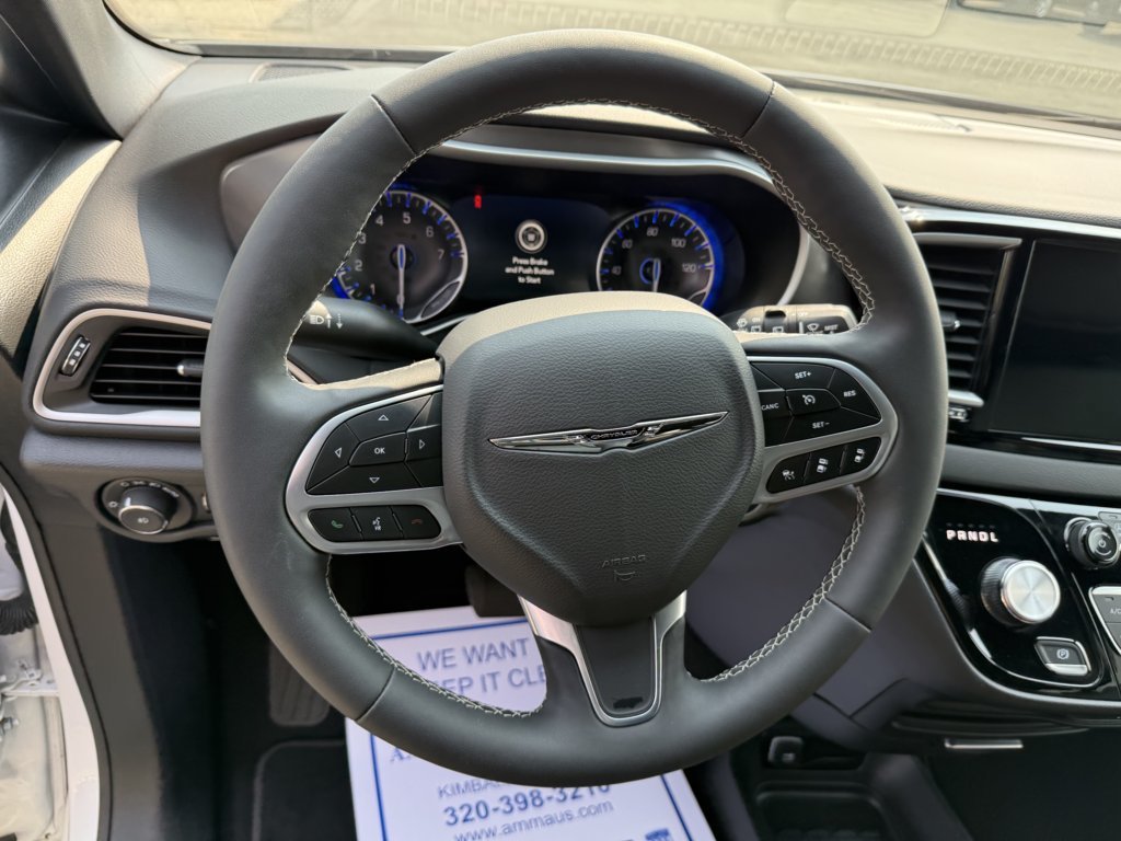 Used 2026 Chrysler Pacifica Select FWD image 21