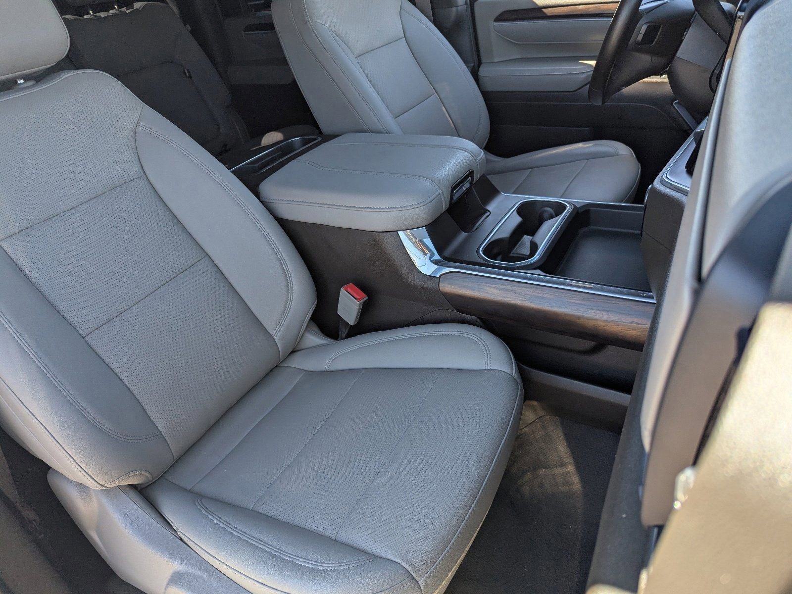 Used 2024 GMC Sierra 2500 SLT w/ SLT Premium Package image 11