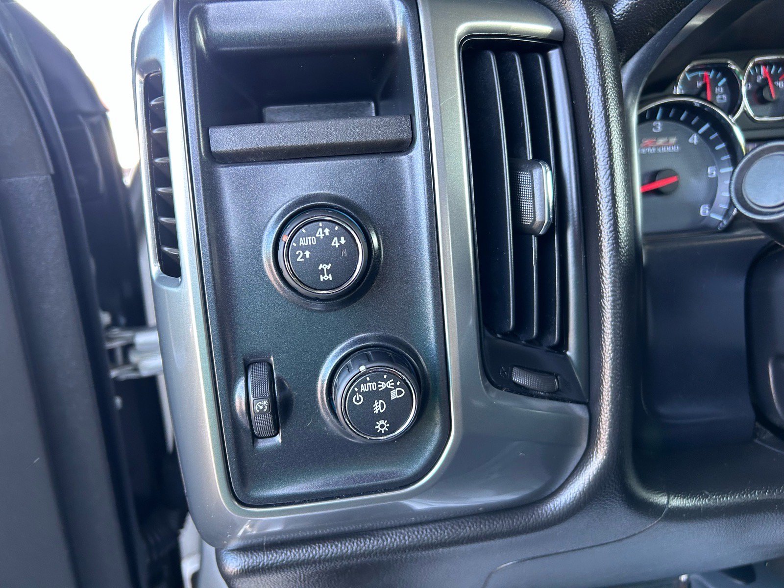 Used 2014 Chevrolet Silverado 1500 LT w/ All Star Edition AWD/4WD image 19