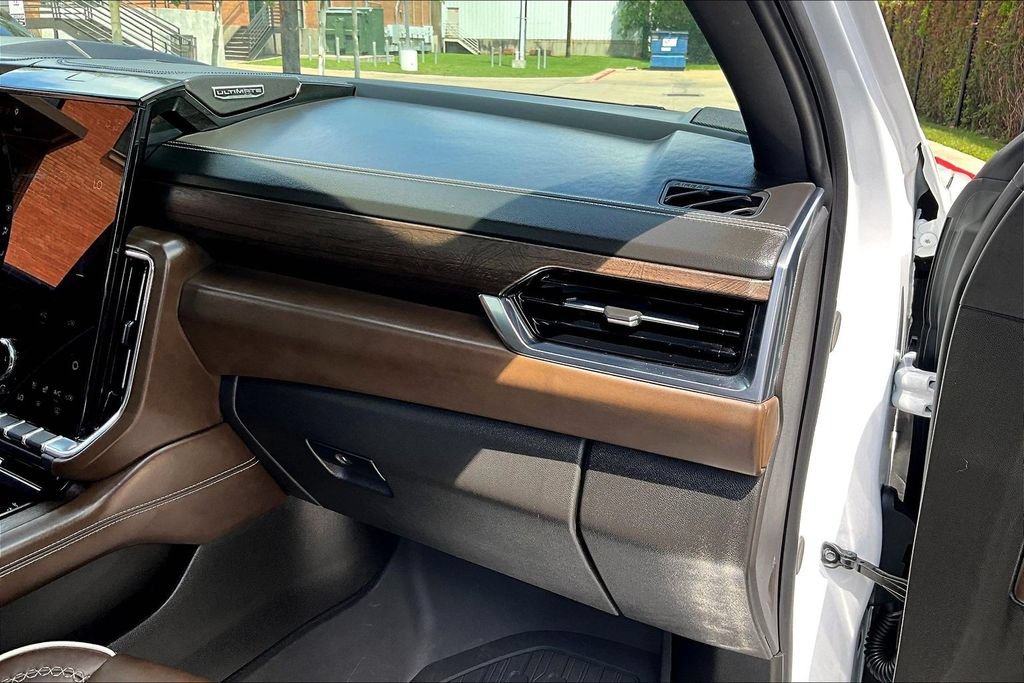 Used 2026 GMC Yukon XL Denali Ultimate w/ LPO, Floor Liner Package AWD/4WD image 23