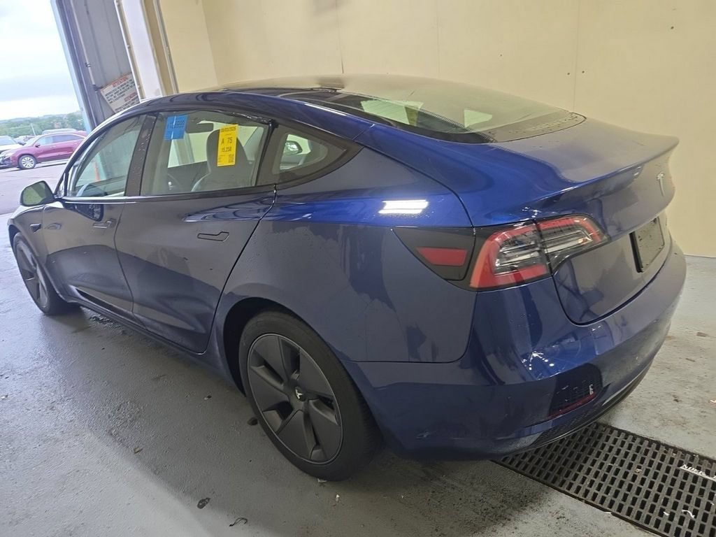 Used 2023 Tesla Model 3 Standard Range RWD image 4