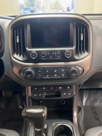 Used 2016 Chevrolet Colorado Z71 w/ Z71 Midnight Edition image 26