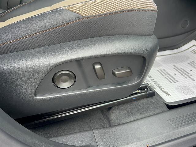 New 2026 Chevrolet Equinox ACTIV w/ Convenience Package III FWD image 14