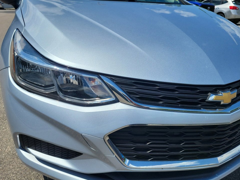 Used 2018 Chevrolet Cruze LS FWD image 28