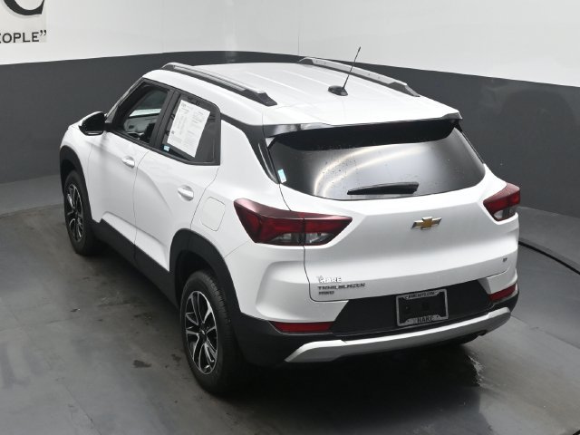 Used 2025 Chevrolet TrailBlazer LT AWD/4WD image 48