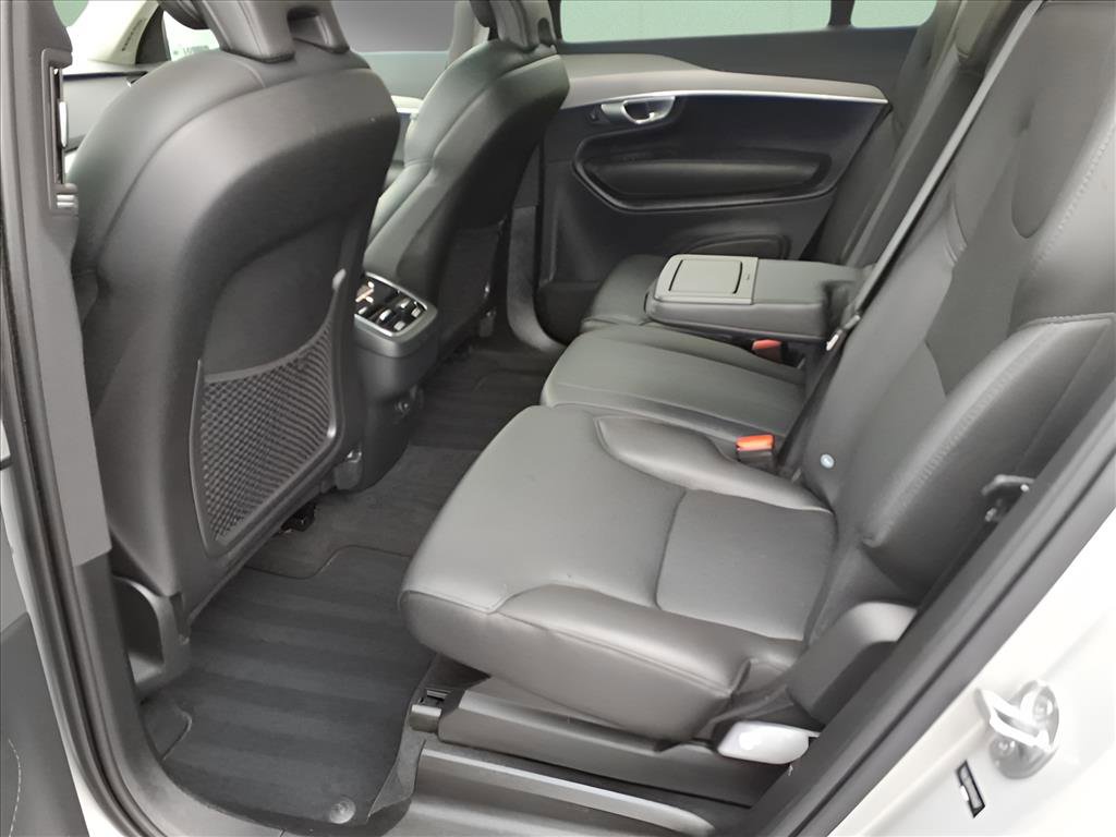 Used 2024 Volvo XC90 B5 Core w/ Protection Package Premier image 7