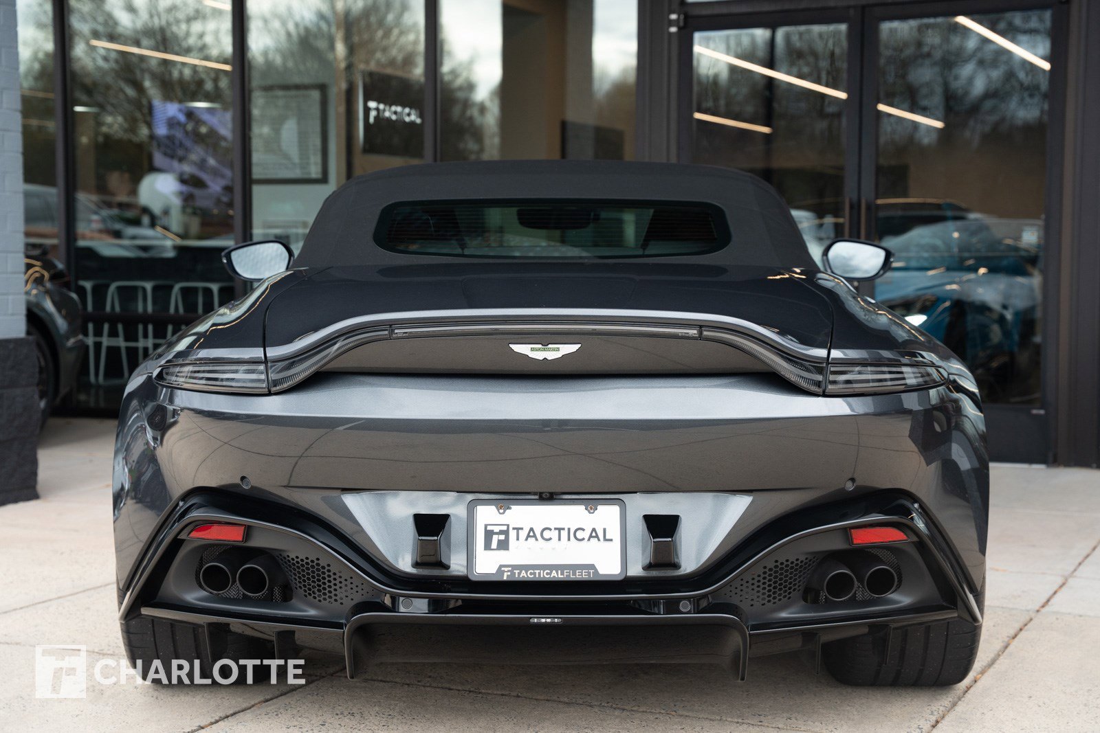Used 2021 Aston Martin V8 Vantage Roadster image 15