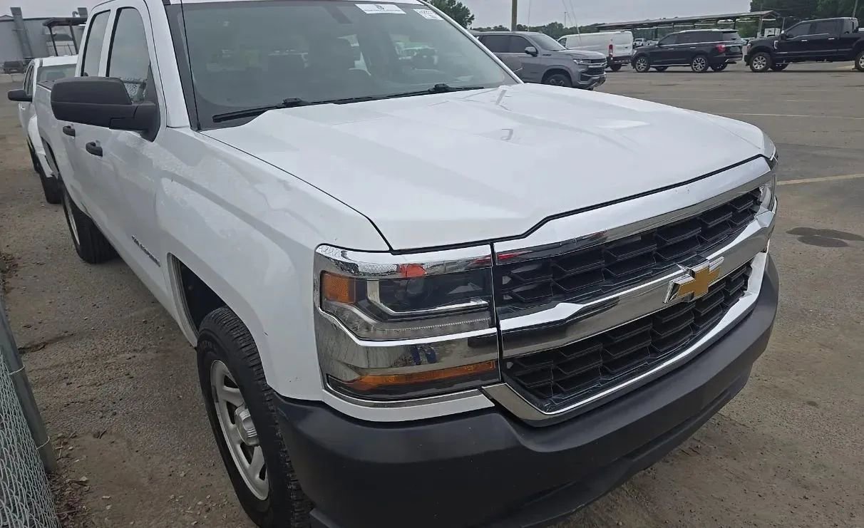 Used 2016 Chevrolet Silverado 1500 W/T w/ Trailering Package RWD image 2