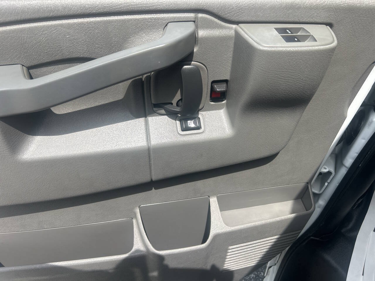 Used 2019 GMC Savana 2500 w/ Driver Convenience Package RWD image 13