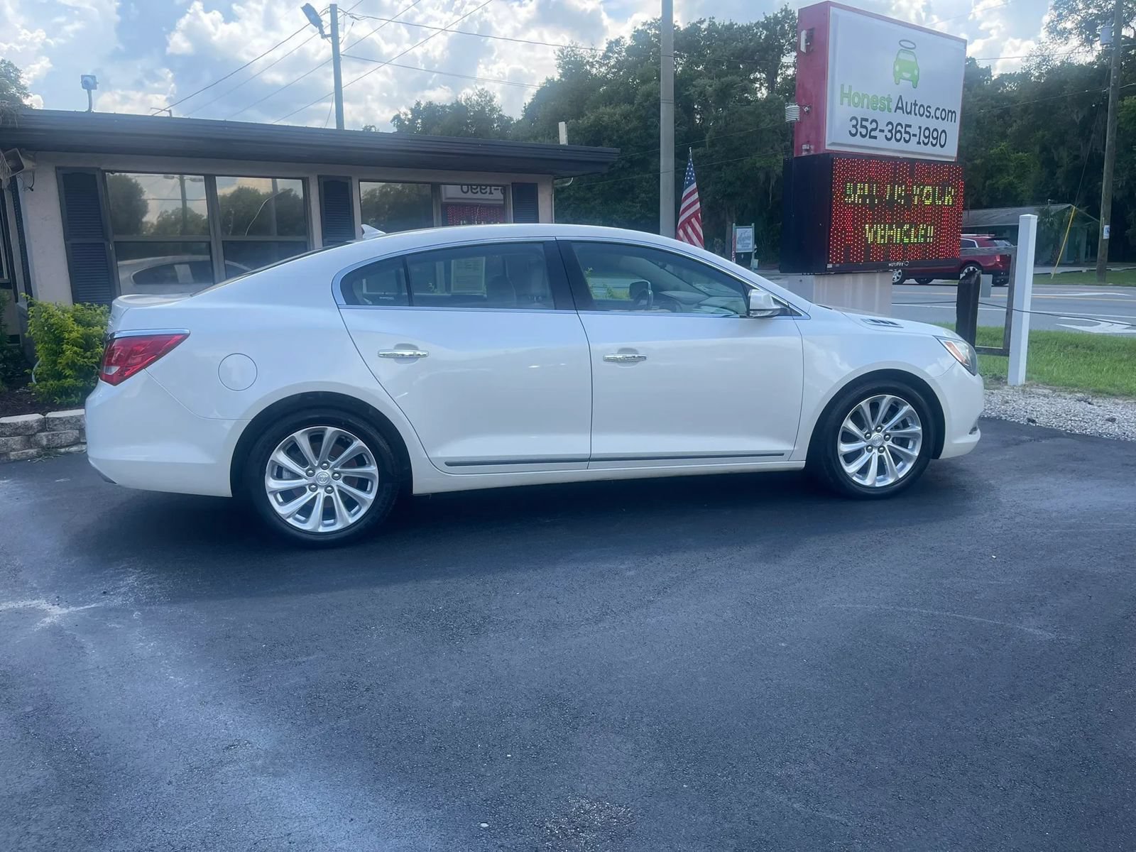 Used 2014 Buick LaCrosse Leather FWD image 8