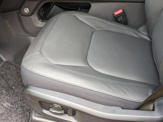 New 2025 Land Rover Defender 110 V8 image 4