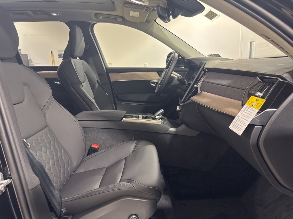 New 2026 Volvo XC90 B6 Plus w/ Protection Package Premier AWD/4WD image 29