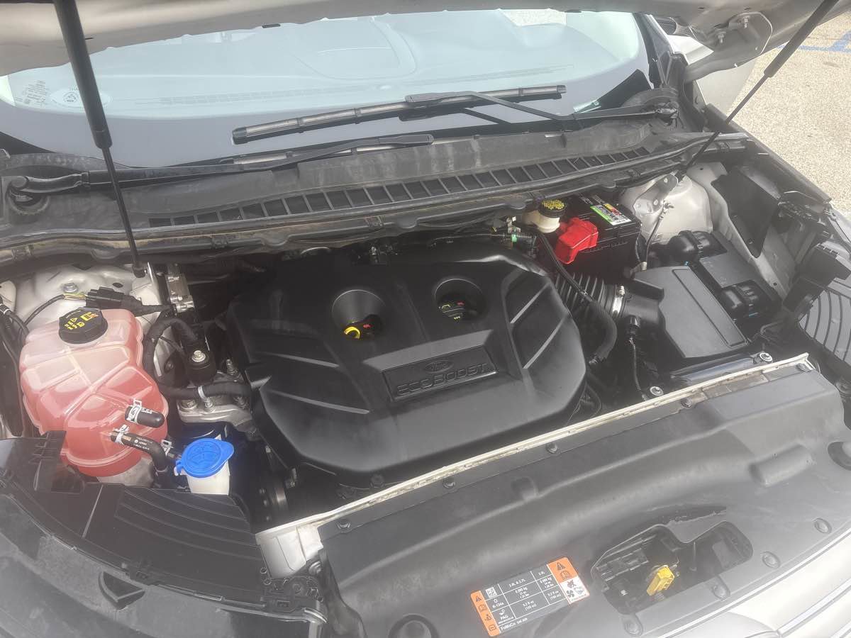 Used 2015 Ford Edge Titanium image 35