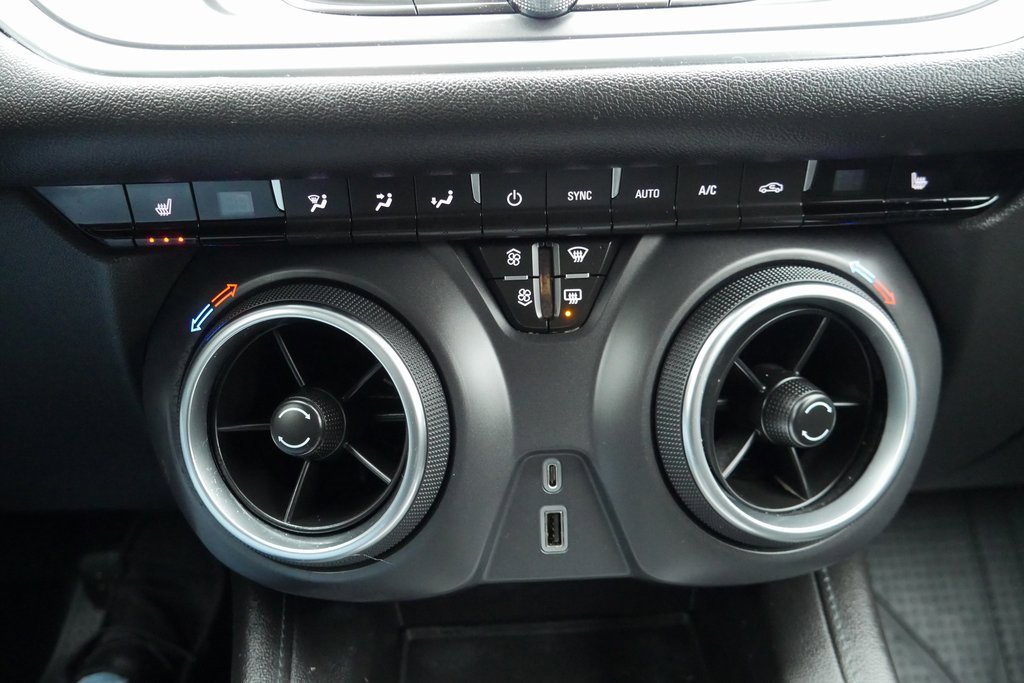 Used 2020 Chevrolet Blazer LT image 17