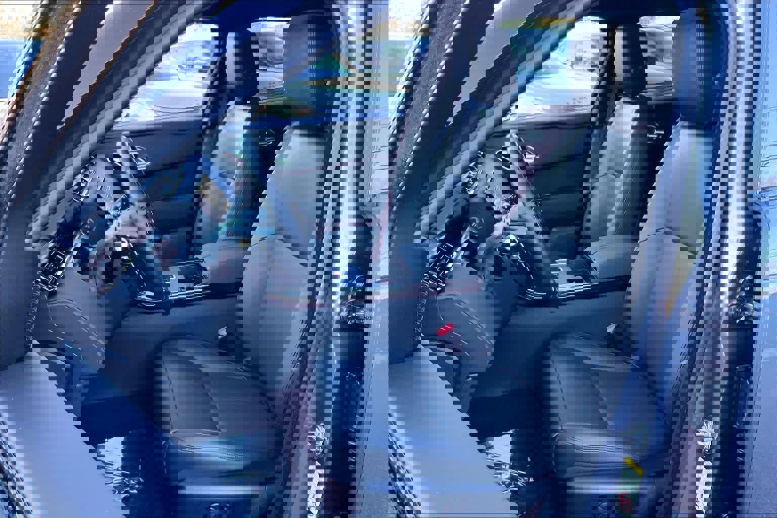 Certified 2026 Land Rover Range Rover Velar Dynamic SE image 9