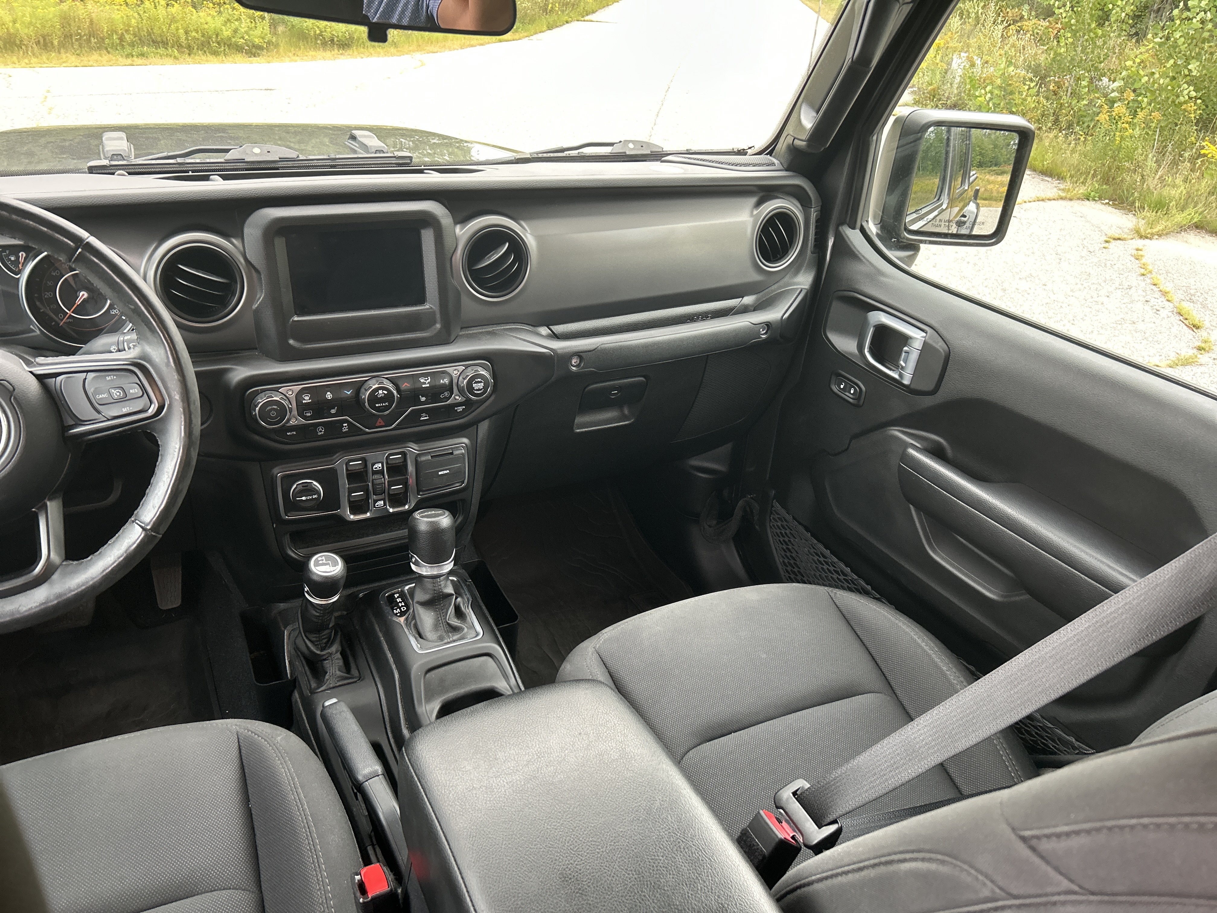 Used 2022 Jeep Gladiator Sport AWD/4WD image 19