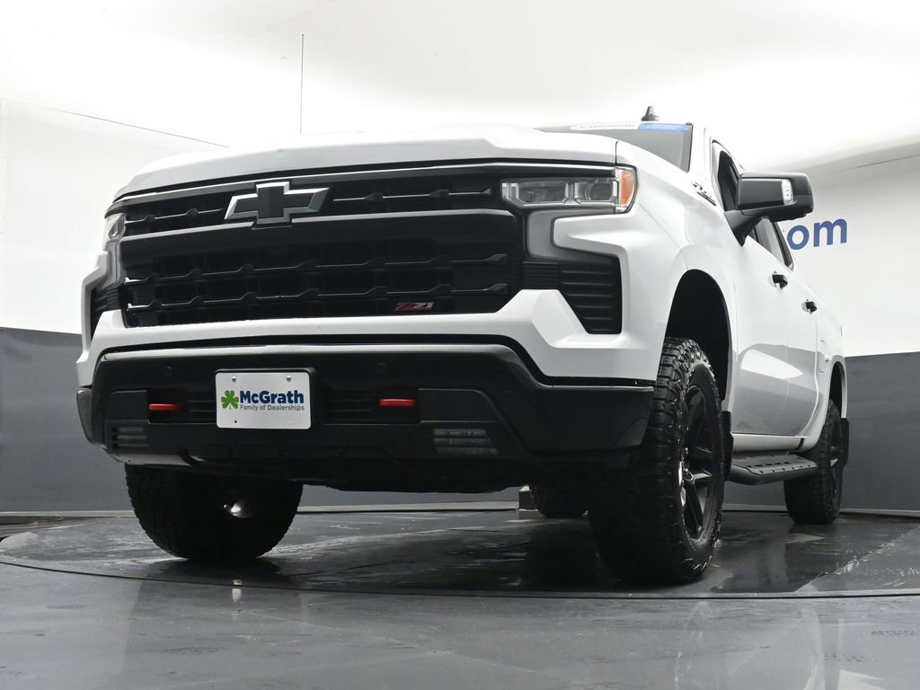 Used 2024 Chevrolet Silverado 1500 LT Trail Boss w/ LT Trail Boss Premium Package AWD/4WD image 6