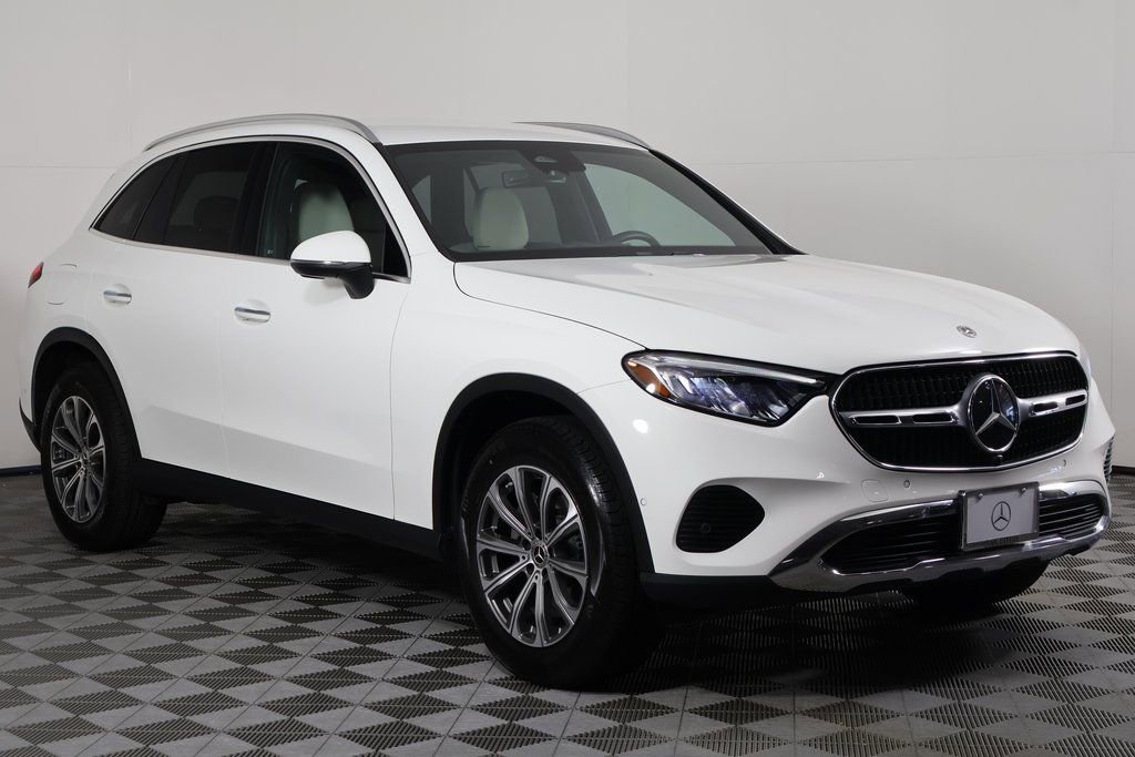 Certified 2023 Mercedes-Benz GLC 300 image 3