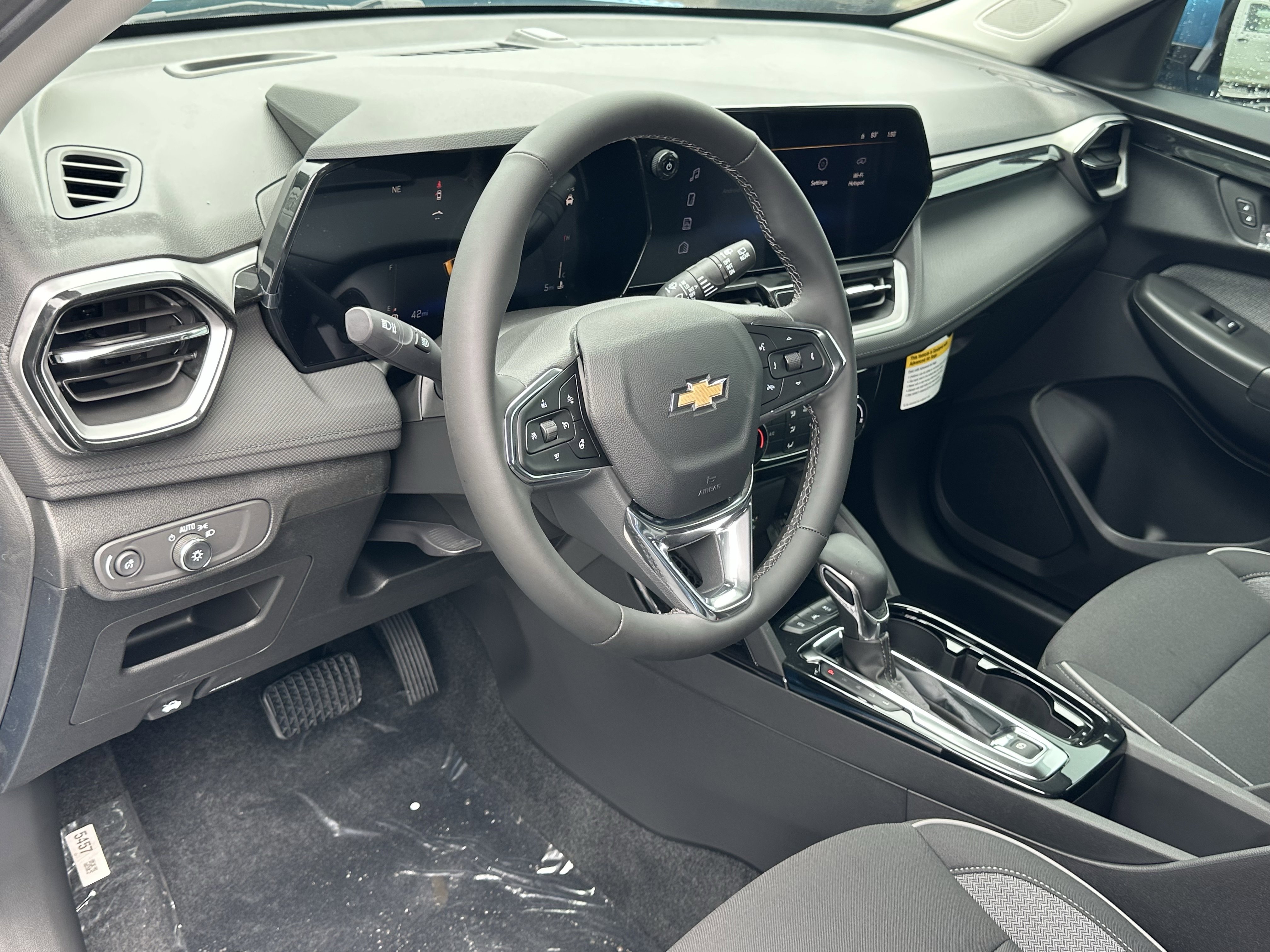New 2026 Chevrolet TrailBlazer LT w/ LT Cold Weather Package FWD image 14