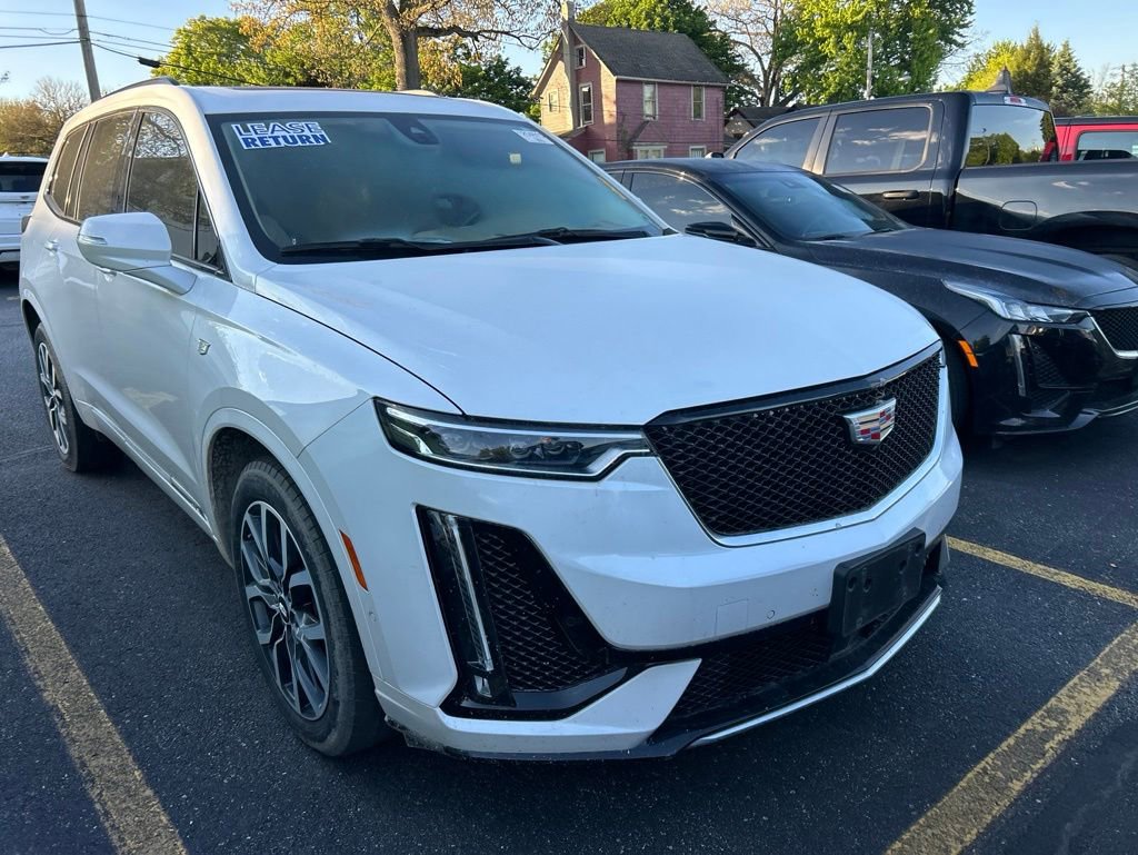 Used 2024 Cadillac XT6 Sport w/ Platinum Package AWD/4WD image 2