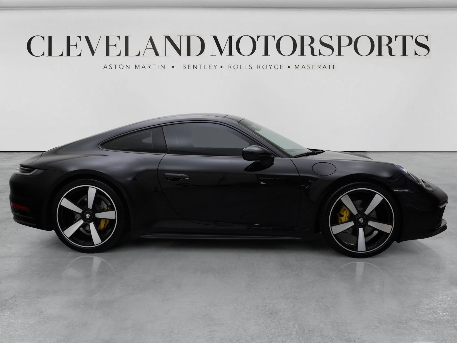 Used 2020 Porsche 911 Carrera RWD image 3