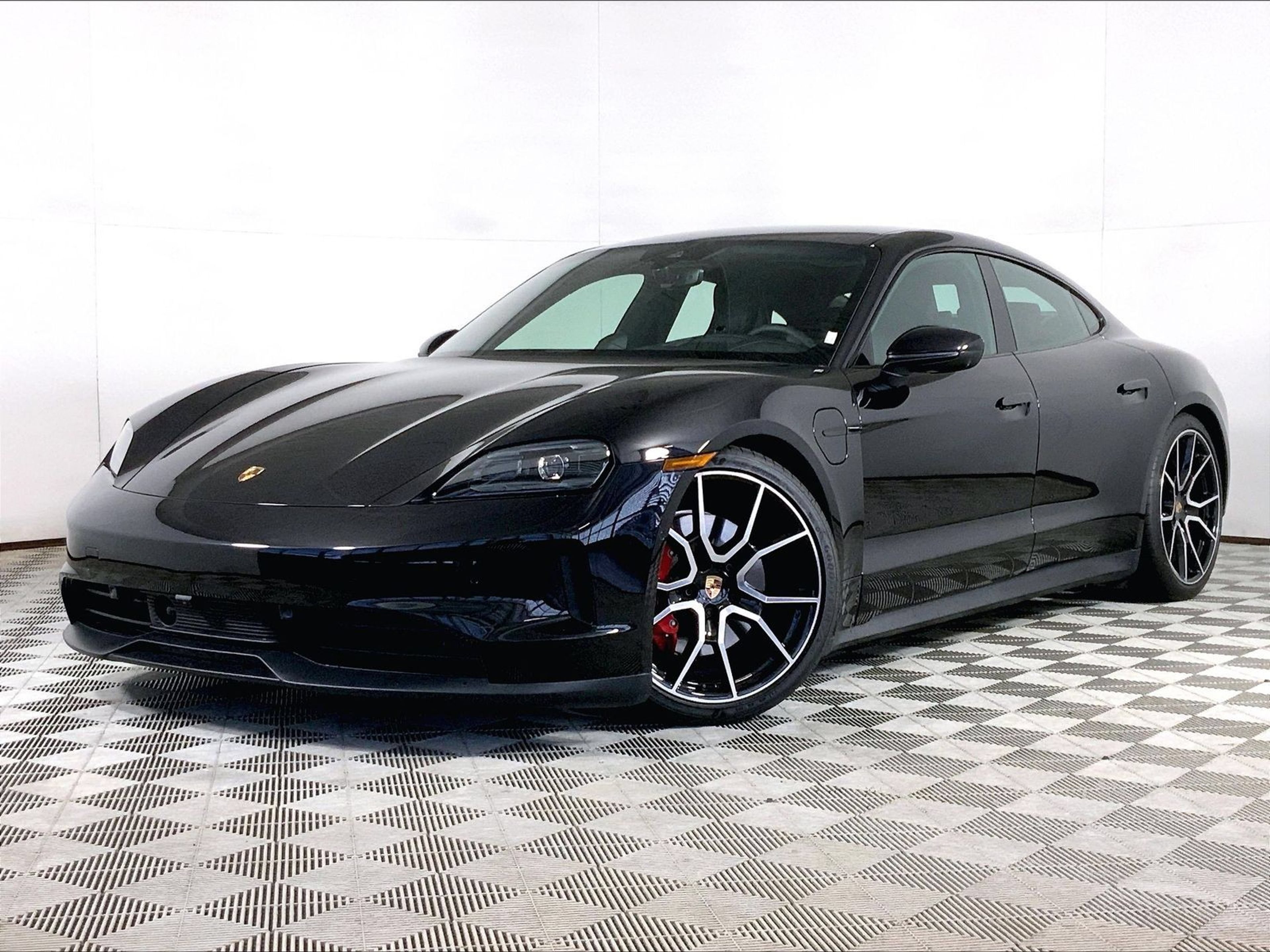 Used 2025 Porsche Taycan 4S AWD/4WD image 1