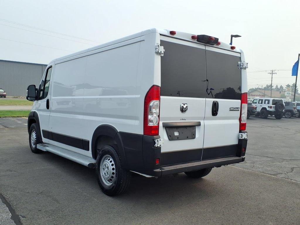 Used 2025 RAM ProMaster 2500 w/ U-Haul Equipment Group FWD image 8