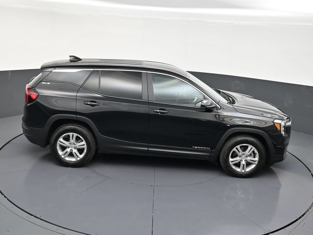 Used 2024 GMC Terrain SLE w/ Driver Convenience Package FWD image 14