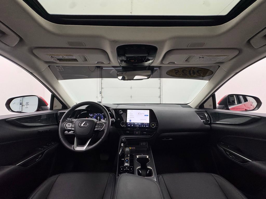 Used 2025 Lexus NX 250 FWD w/ Towing Package (2000 Lbs) image 3