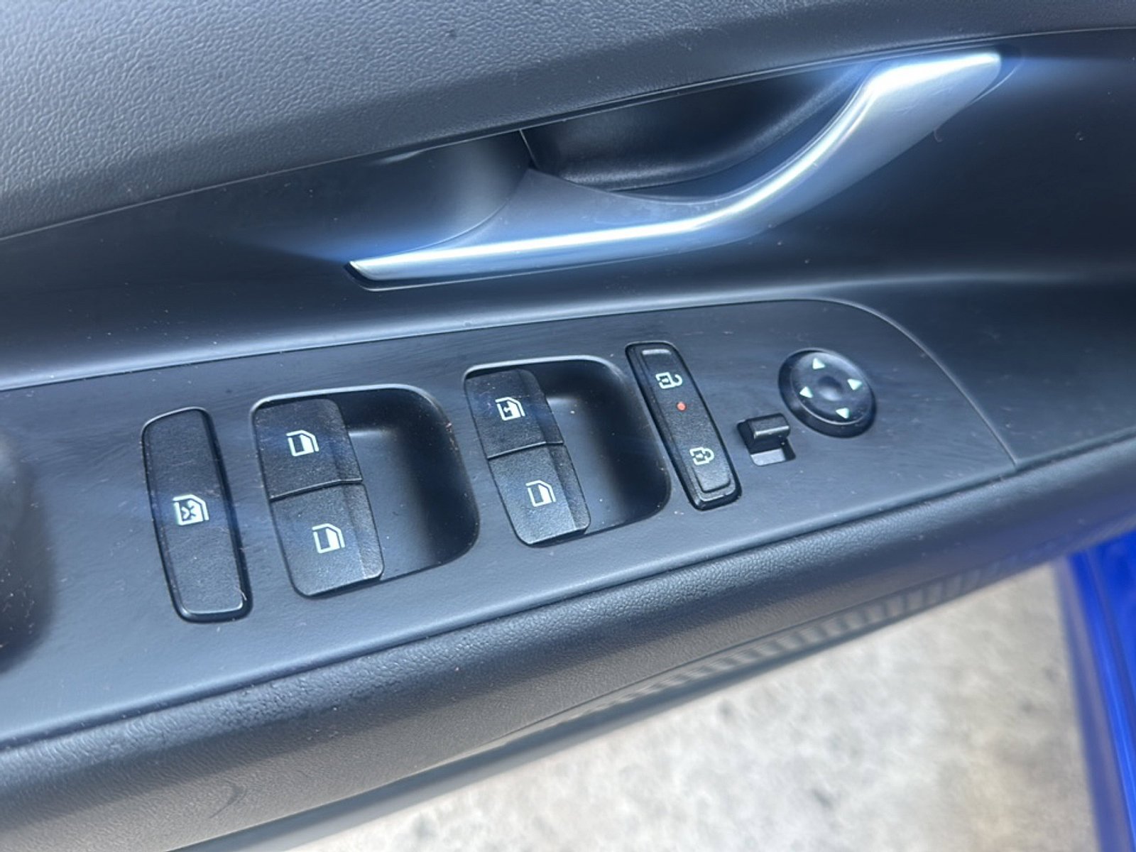 Used 2025 Hyundai Elantra SE FWD image 15