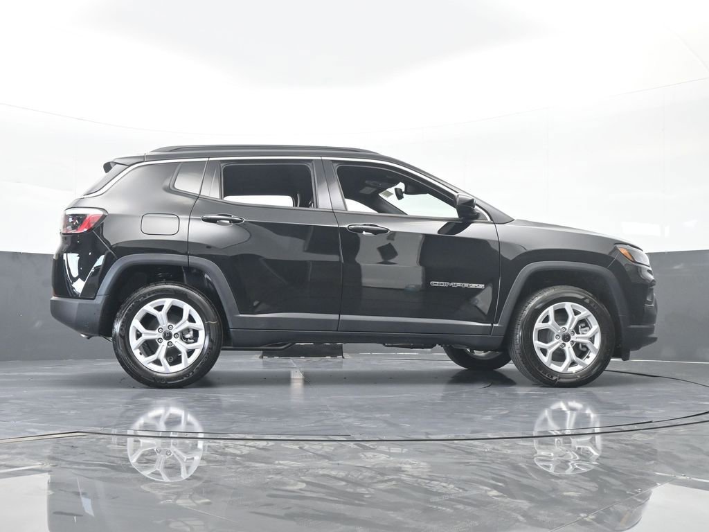 Used 2026 Jeep Compass Latitude AWD/4WD image 55