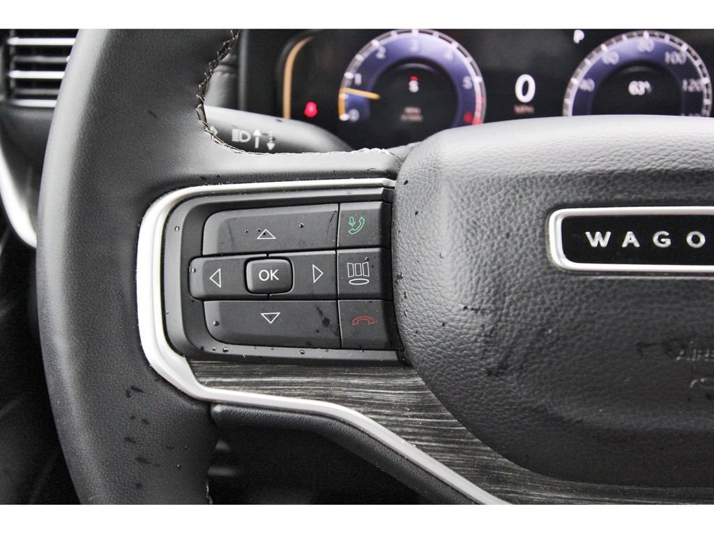 Used 2024 Jeep Wagoneer L Series III w/ Flexible Seating Group AWD/4WD image 16