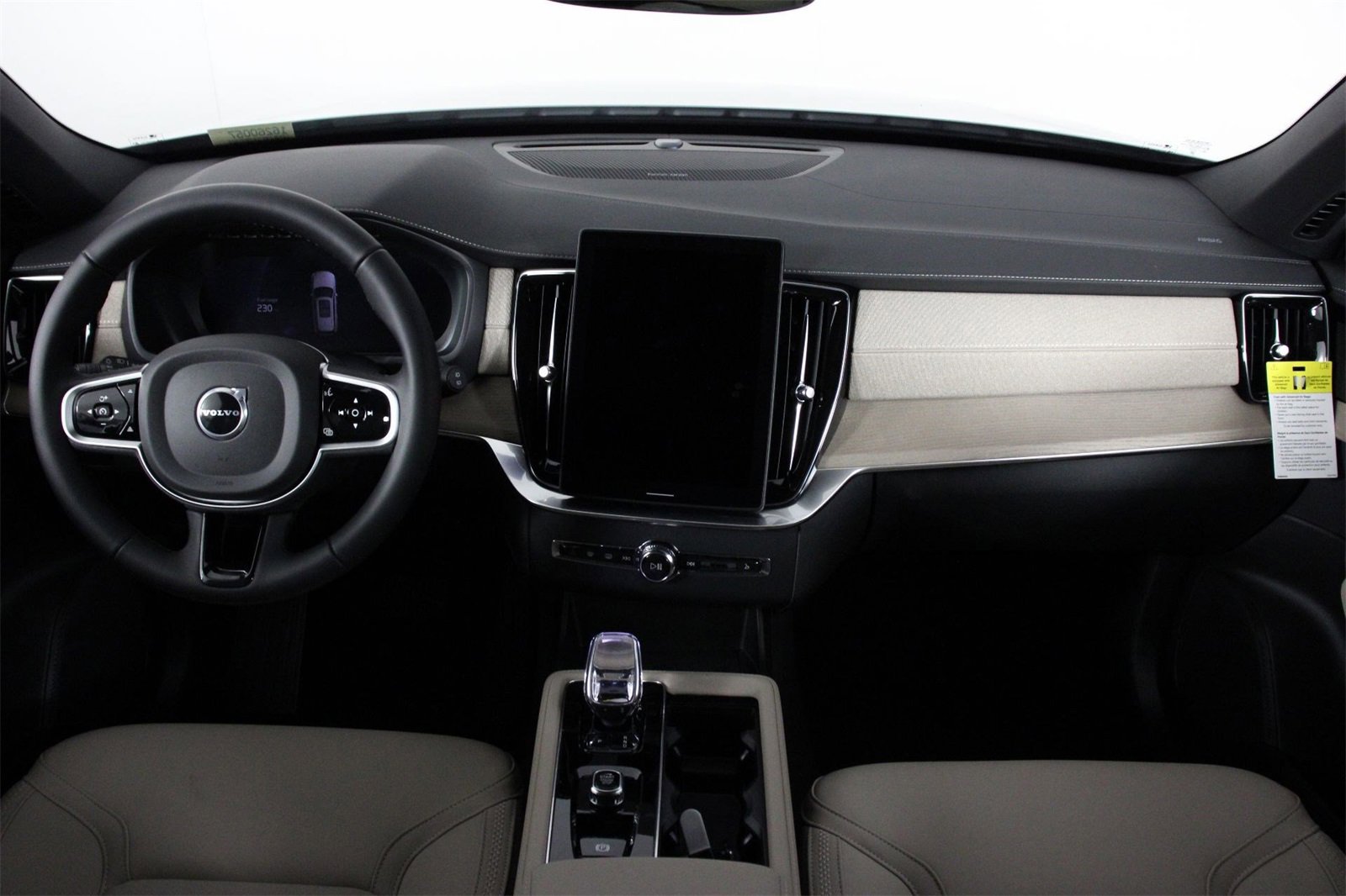 New 2026 Volvo XC90 B6 Plus image 5