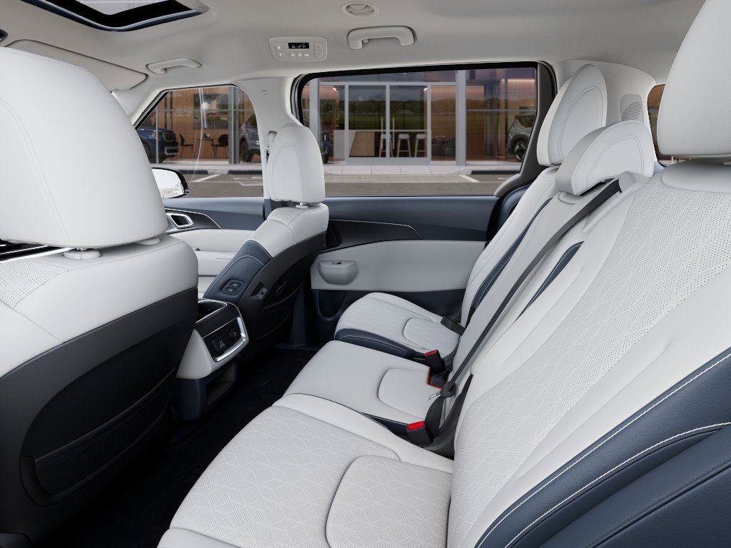 New 2026 Kia Carnival SX w/ SX Dark Edition Package FWD image 18