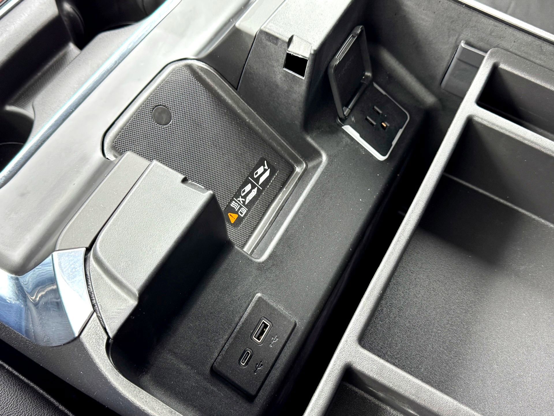 Used 2025 Chevrolet Silverado 2500 LTZ w/ LTZ Convenience Package image 29