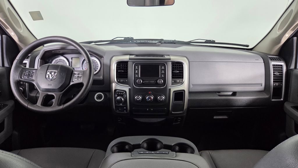 Used 2018 RAM 1500 Classic SLT AWD/4WD image 30