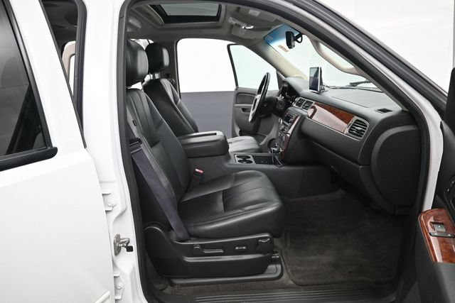 Used 2014 Chevrolet Suburban LT AWD/4WD image 36