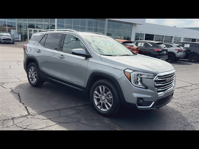 Certified 2024 GMC Terrain SLT w/ LPO, Floor Liner Package FWD image 2
