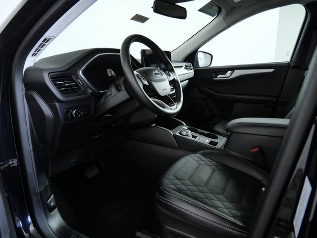Certified 2023 Ford Escape Platinum w/ Premium Technology Package AWD/4WD image 16