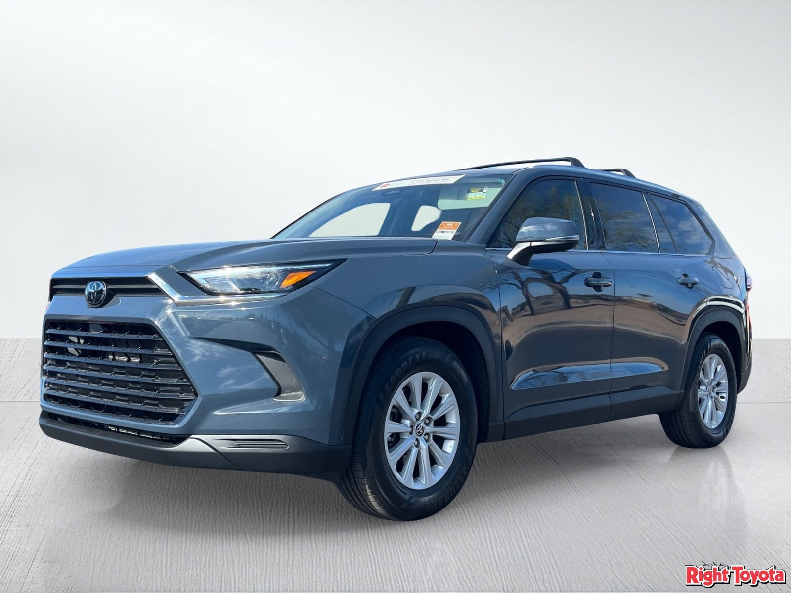Certified 2024 Toyota Grand Highlander FWD image 2